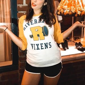 🎃HALLOWEEN🎃 Riverdale Vixens T-Shirt - small